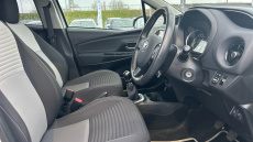 Toyota Yaris 1.5 VVT-i Design 5dr Petrol Hatchback